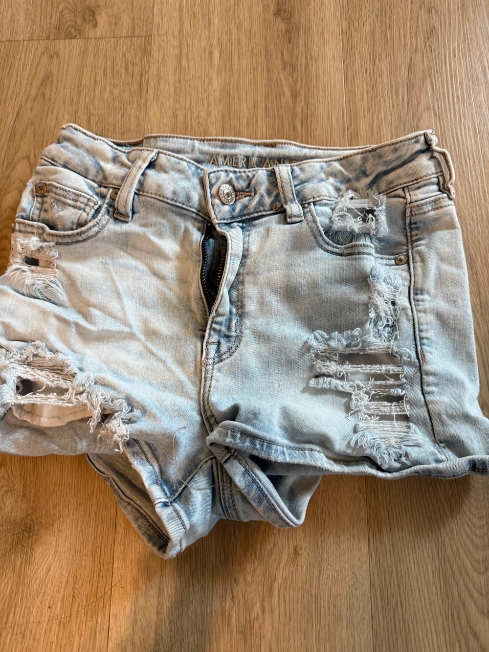 American Eagle Outfitters Light Wash Distressed Women's Denim Shorts 4